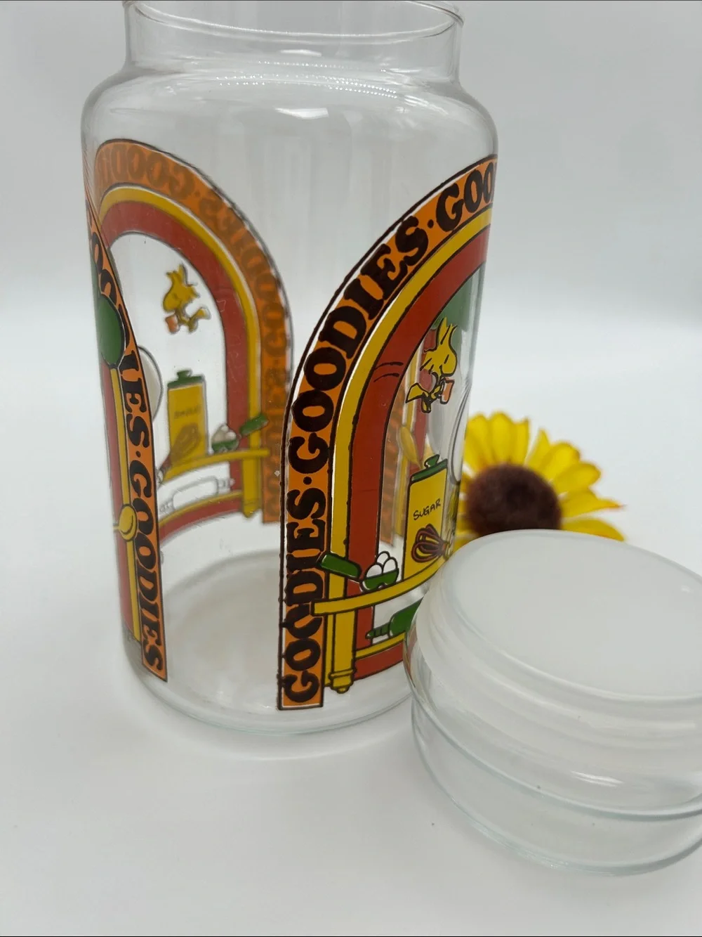 Snoopy Vintage Goodies Glass Jar Peanuts Snoopy & Woodstock design, a Must Have!